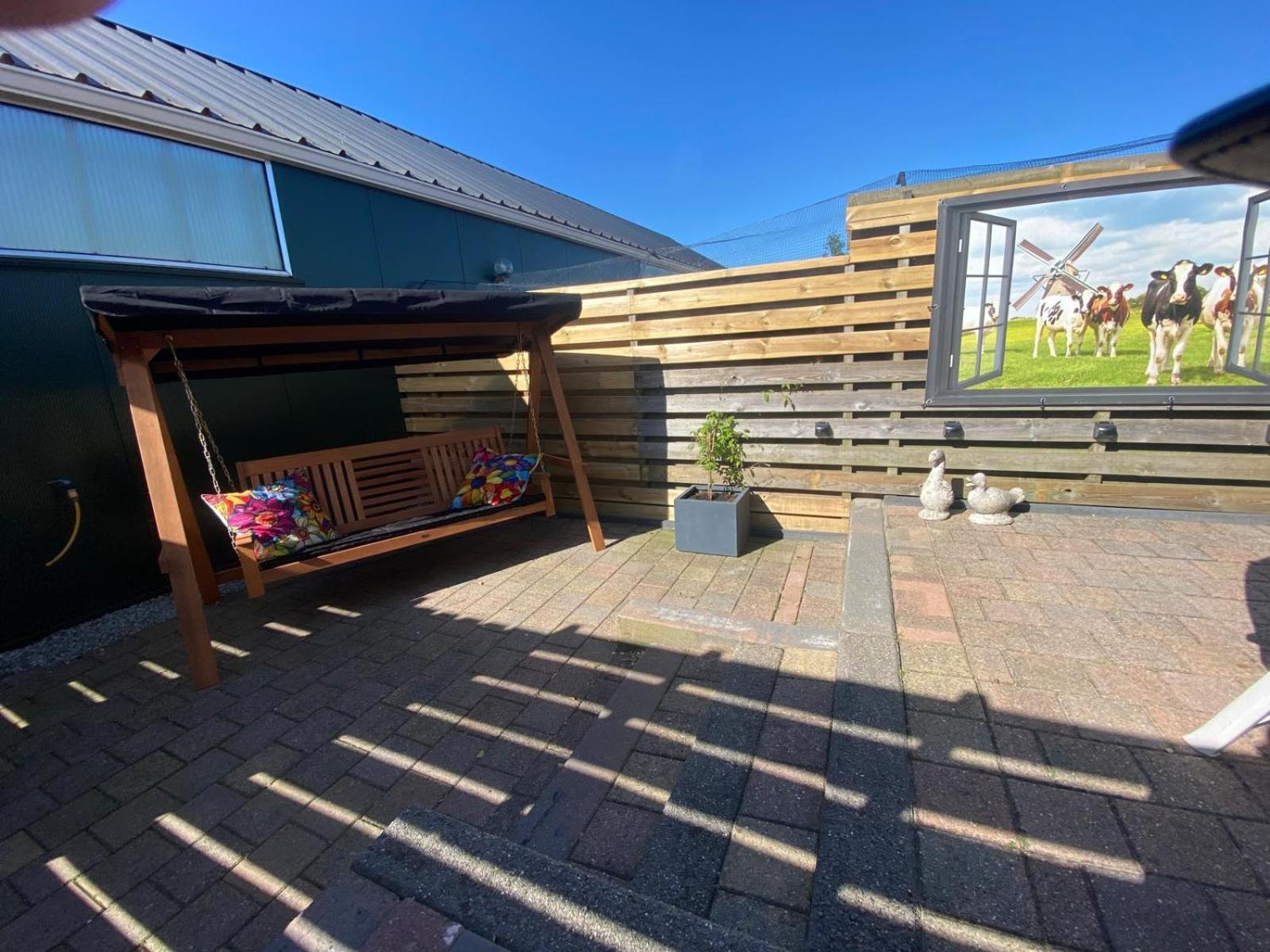 Huis Bij Het Water Met Sloepje Jutrijp Exterior photo